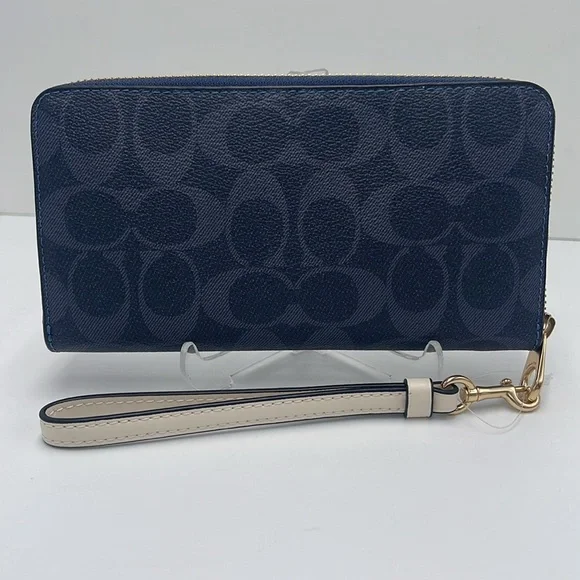 Coach Long Zip Around Wallet Wristlet In Signature Canvas Gold/DENIM MULTI
NWT - Picture 14 of 16